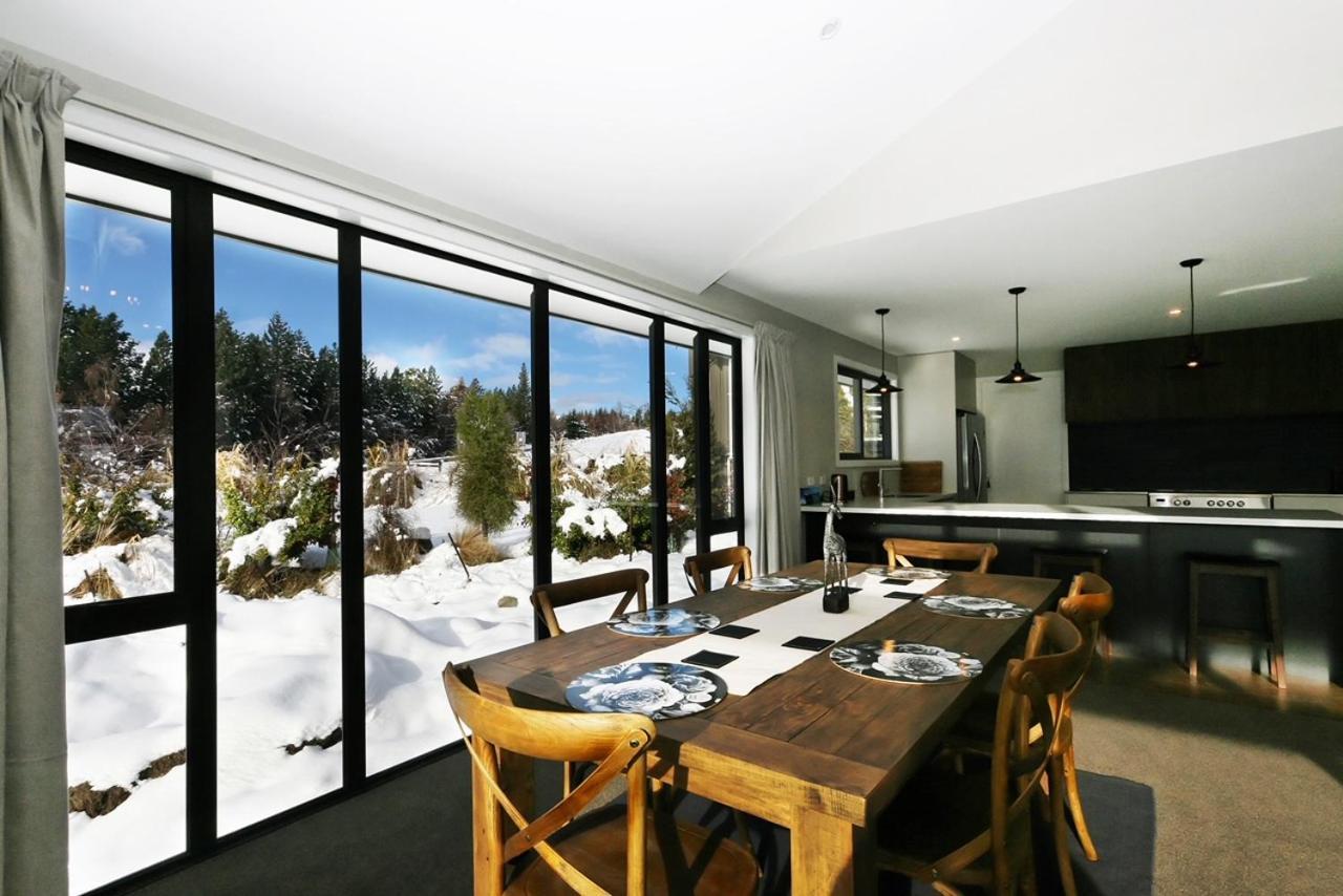 Lake Views At Antler Lodge Lac Tekapo Extérieur photo